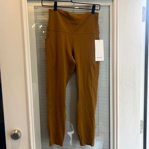 NWT - Lululemon HR Pant 25” w/ Pockets